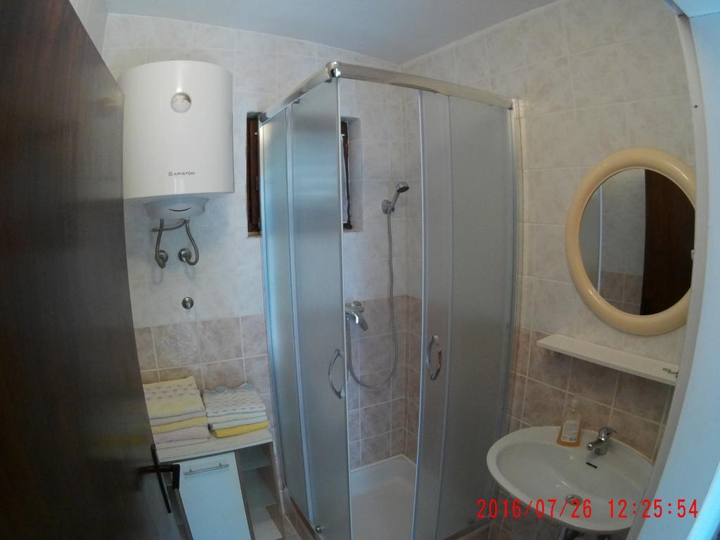 Apartman Luburic Pinezici  Exterior photo